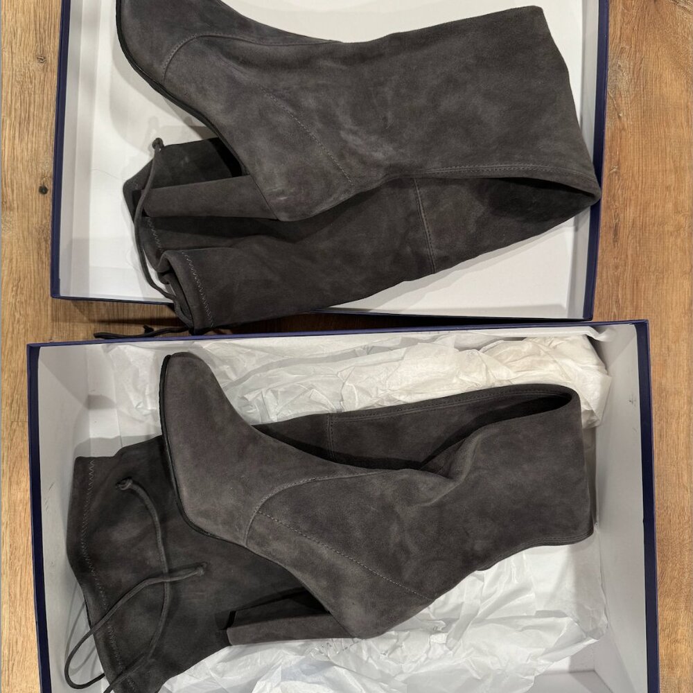 NEW WITH BOX: Stuart Weitzman Suede Over the Knee Highland Boots Size 10 US